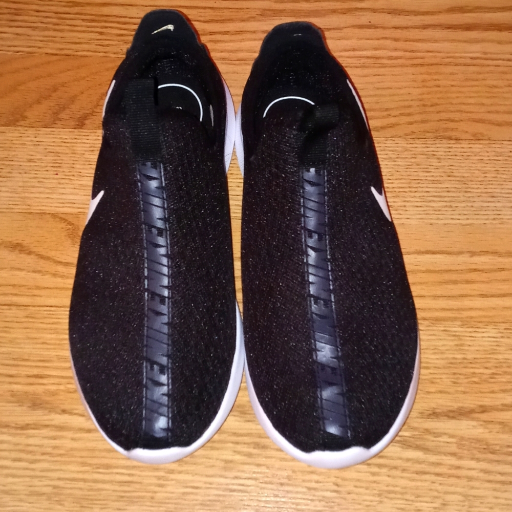 Women's Nike Slip on Sneakers